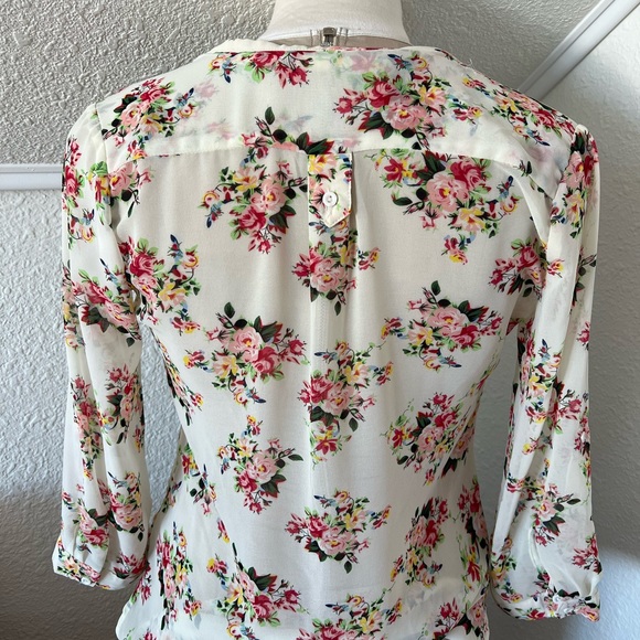 Sheer Floral Button Up - Picture 4 of 5